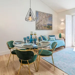 https://cardal-deluxe-apartment.hotels-lisbon-portugal.com